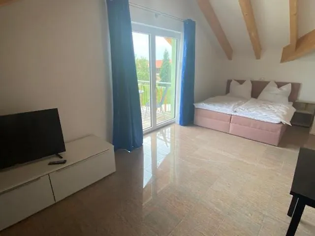 Pension Am Weberhof Nur 20 Autominuten Von Muenchen Ebersberg 0*,