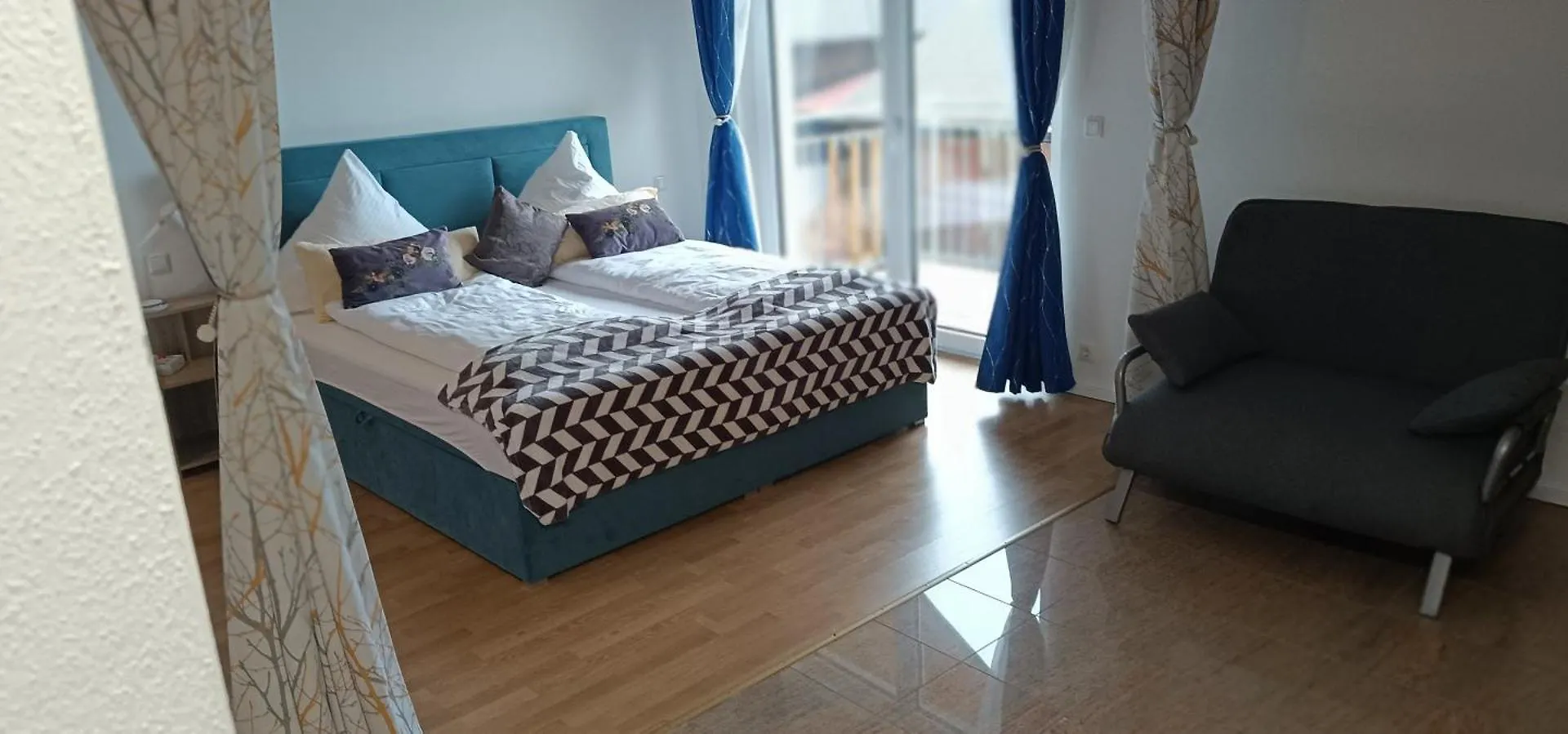 Pension Am Weberhof Nur 20 Autominuten Von Muenchen Ebersberg Guest house