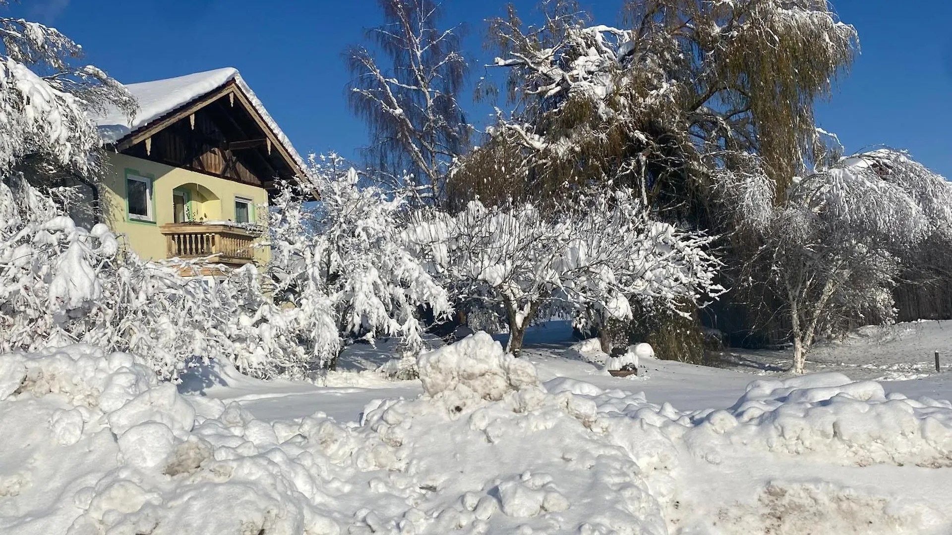 Pension Am Weberhof Nur 20 Autominuten Von Muenchen Ebersberg Guest house