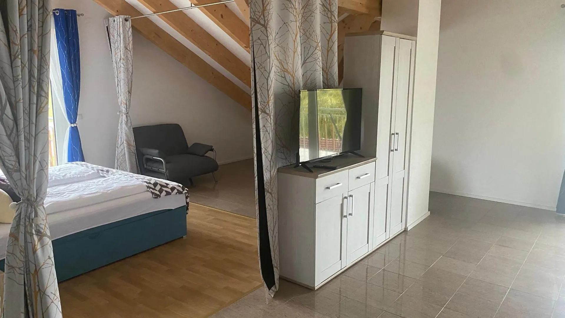 Pension Am Weberhof Nur 20 Autominuten Von Muenchen Ebersberg