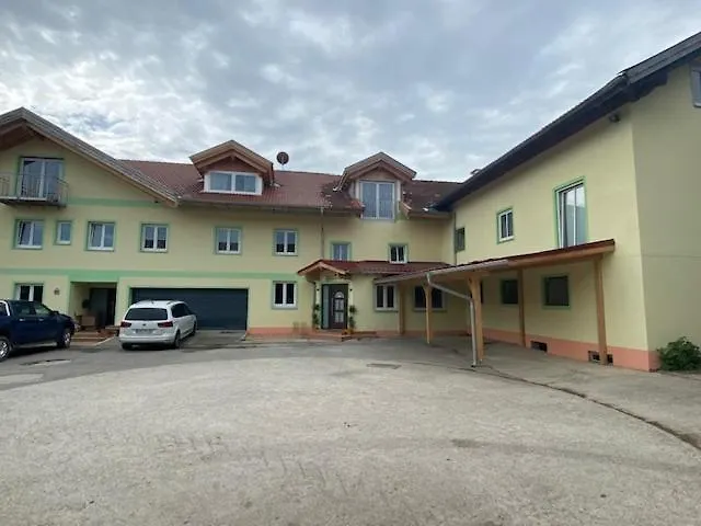 Pension Am Weberhof Nur 20 Autominuten Von Muenchen Ebersberg 0*,  Germany