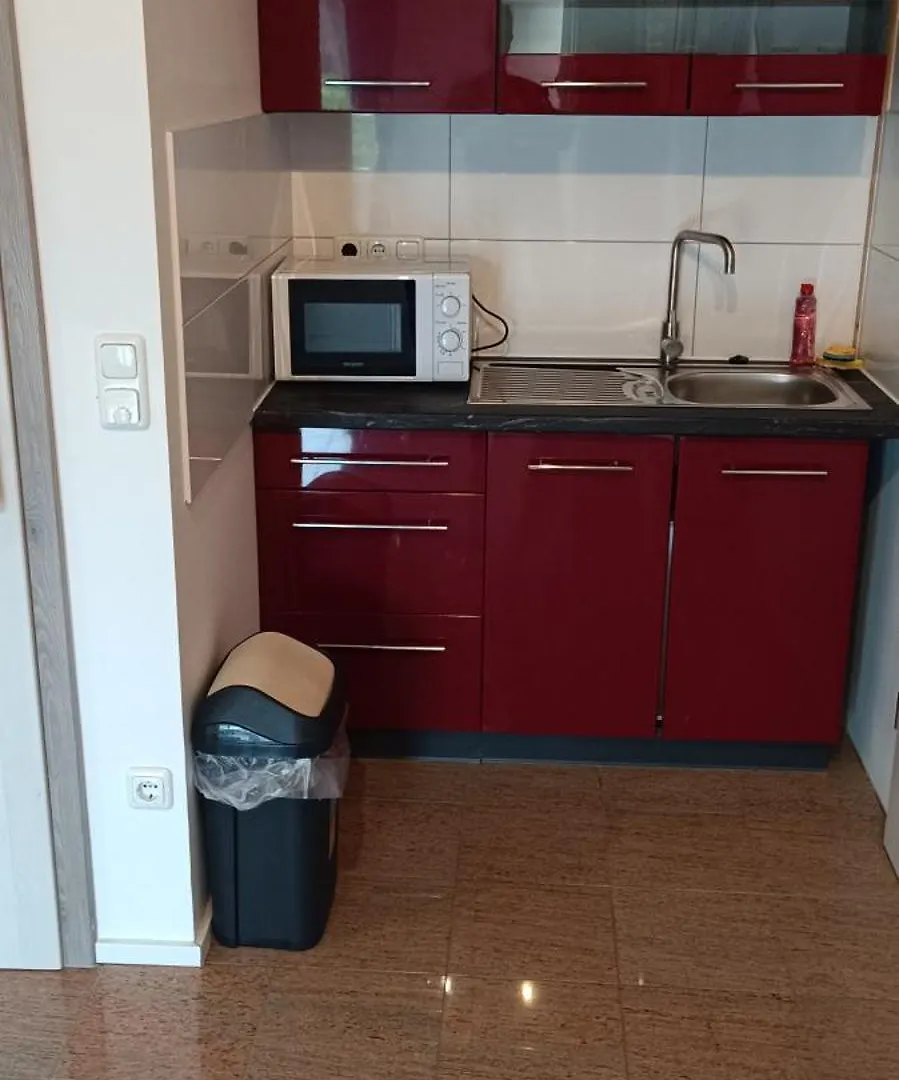 Guest house Pension Am Weberhof Nur 20 Autominuten Von Muenchen Ebersberg