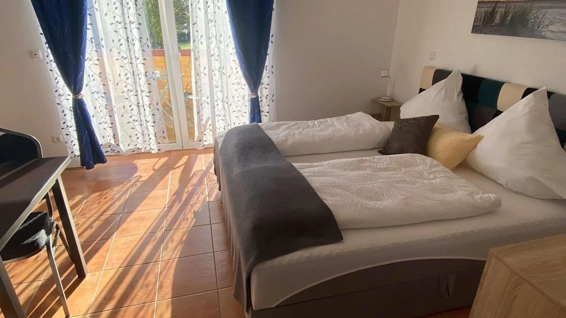Pension Am Weberhof Nur 20 Autominuten Von Muenchen Ebersberg Guest house